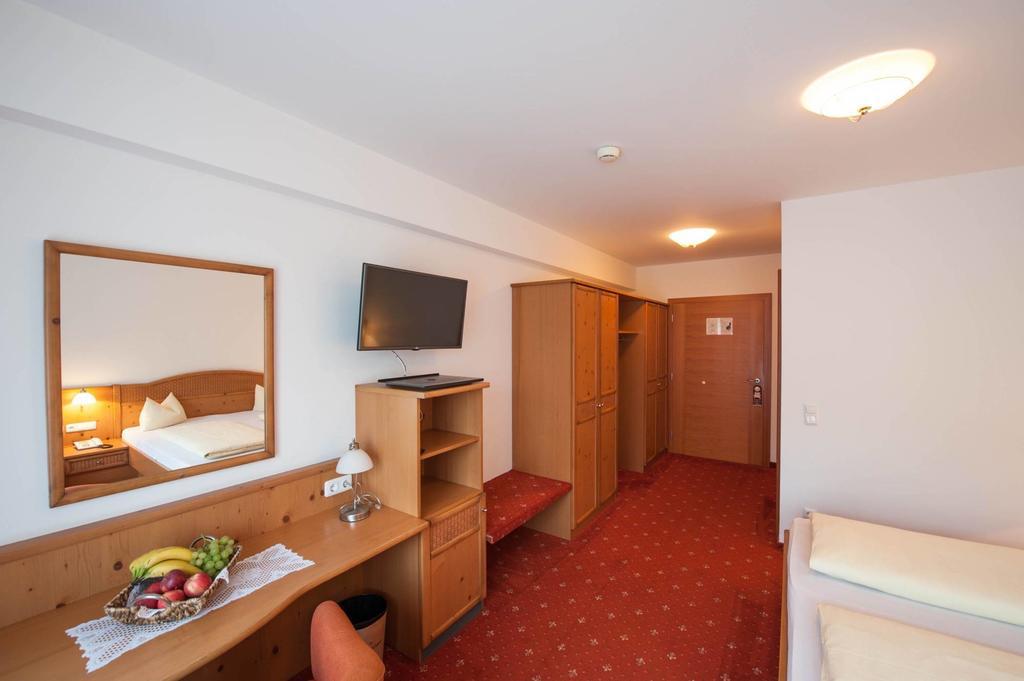 Hotel Juchhof Lermoos Bagian luar foto